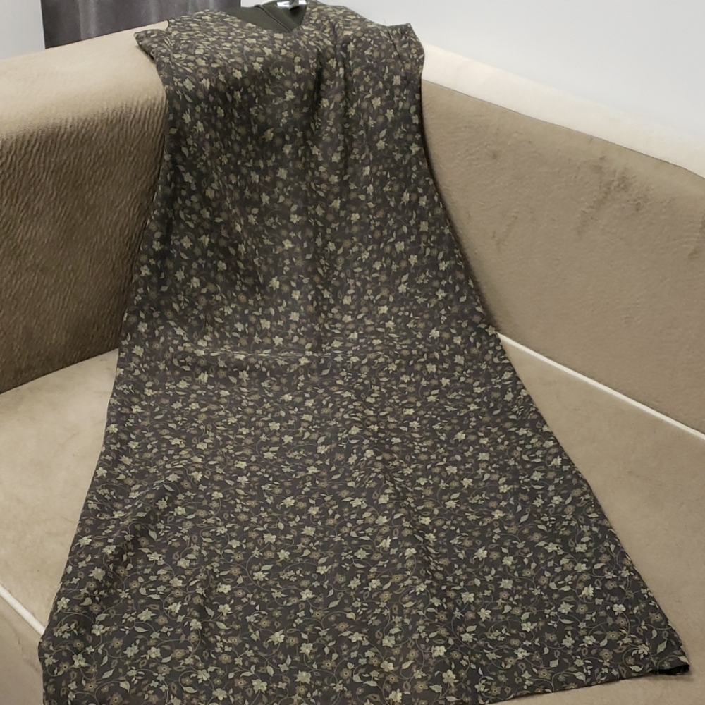 Dress - Picture 2 of 4